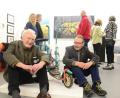 Bild: Kunz
Wolfgang Herzer vom Kunstverein Weiden (links) und Kurator Uwe Müller freuen sich über eine erfolgreiche Vernissage.