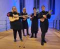 Bild: Walter Bauer
Die "Ukulelas", Sabrina Dobler, Christina Schottenheim, Angelika Pesold und Nadine Plößl (von links) machen für eine Probe eine Ausnahme. Sie üben am Veranstaltungsort ihres ersten Weihnachtskonzertes, in der Marienkirche.