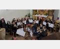 Bild: Archiv Posaunenchor Thansüß
Der Posaunenchor Thansüß spielt unter Leitung von Heiner Müller weihnachtliche Melodien am Freihunger Christkindlmarkt.