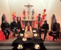 Bild: hdk
Menschen, die mit Tod und Bestattung zu tun haben, gestalten den Abend mit dem Motto "Sarggeflüster". in der evangelischen Kirche in Hirschau (von links): Saskia Krügelstein, Roland Nitzbon, Andreas Richard (stehend), Pfarrer Stefan Fischer und Andreas Schießler.