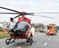 Bild: Petra Hartl
Nach einem Unfall bei Illschwang war die Staatsstraße 2164, ein Zubringer zur Autobahn A6, am Dienstag gesperrt. Hier landete ein Rettungshubschrauber-Team, um eine Verletzte ins Krankenhaus zu bringen.