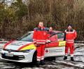 Bild: pi
Philipp Kraus (rechts) freut sich mit Lisa Ertl und Jürgen Bauer über das neue Einsatzfahrzeug. Zum HvO-Team zählt auch Markus Helgert.
