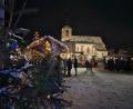 Archivbild: vsr
Dorfweihnacht Krummennaab. Die Buden verzauberten mit ihren Lichtern.