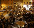 Archivbild: dob
Beim Weihnachtsmarkt in Vohenstrauß herrschte im vergangenen Jahr dank Schnee und Kälte winterliche Stimmung. In diesem Jahr wird es wieder den "Advent im Schloss" geben. Aber auch im restlichen Landkreis Neustadt laden viele Märkte ein. Ob das Winter-Wetter mitspielt?