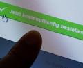Bild: Jens Büttner/dpa
Online-Shopping immer beliebter (Symbolbild)