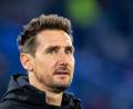 Bild: David Inderlied/dpa
Miroslav Klose hat in seinem Kader eine Reaktion wahrgenommen.