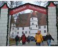 Bild: dob
Der "Romantische Weihnachtsmarkt" am Schloss Friedrichsburg übt eine ganz besondere Anziehungskraft aus.