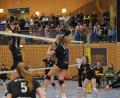 Bild: Andreas Emmel
Lisa Großmann (Mitte) beim Schmetterball. Die Volleyballerinnen des SV Hahnbach besiegten den TSV Eibelstadt mit 3:2.