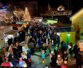 Bild: gis
Viele Gäste waren beim Weihnachtsmarkt am Festplatz vor dem Rathaus.
