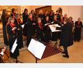 Archivbild: Josef Rosner
Das Ensemble Kreuzer unter der Leitung von Brigitte Kreuzer singt ein Weihnachtskonzert in Fockenfeld.