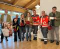 Bild: Karoline Gajeck-Scheuck
Stadtwerke-Chef Frank Backowies (links) übergibt jeweils 500 Euro an die Vertreter der Hydrantenbande, der DigiMINT Kids, des Kinderschutzbundes, des Bayerischen Roten Kreuzes und des Ernst-Naegelsbach-Hauses.