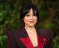 Bild: Scott A Garfitt/Invision/AP/dpa
Jenna Ortega spielt natürlich wieder „Addams-Family“-Tochter Wednesday. (Archivbild)