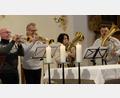 Bild: le
Mit seinen adventlichen Weisen trägt das Bläserquartett der Stadtkapelle Pleystein zur erfüllten Adventsstunde in der Pfarrkirche St. Johannes der Täufer bei.