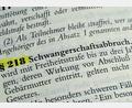Bild: Bernd Weißbrod/dpa
Bisher steht Schwangerschaftsabbruch im Strafgesetzbuch.