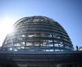 Bild: Rabea Gruber/dpa
Bundestag mit der gläsernen Kuppel als Wahrzeichen. (Archivbild)