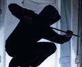 Symbolbild: Silas Stein/dpa
Im Landkreis Regensburg sind Unbekannte in mehrere Feuerwehrhäuser eingebrochen und stahlen Rettungsgeräte im mittleren fünfstelligen Bereich. Die Kriminalpolizei Regensburg bittet um Hinweise.