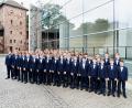 Bild: Katharina Gebauer/exb
Der Windsbacher Knabenchor (im Bild vor dem Neuen Museum Nürnberg) gastiert kurz vor Weihnachten 2025 in der Basiika Waldsassen. Der Vorverkauf für die neue Veranstaltungsreihe startet am Montag. Karten gibt es auch über NT-Ticket.