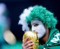 Symbolbild: Adam Davy/dpa
Die Fußball-WM und damit der goldene Pokal werden 2034 nach Saudi-Arabien kommen – das ist so gut wie sicher. Auch der DFB wird dafür stimmen.