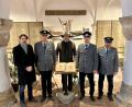 Bild: Marko Pammer/exb
Stadtarchivar Gotthard Kemmether, der Vorsitzende der Soldaten- und Kriegerkameradschaft Nabburg, Marcel Meier, Bürgermeister Frank Zeitler, Alexander Strasser und Herbert Götz stellen das neue Gefallenenbuch vor.