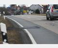 Bild: Gabi Schönberger
Risse und Senkungen in der Straße von Burgtreswitz nach Moosbach erfordern eine Instandsetzung der Fahrbahn für 2,2, Millionen Euro.