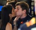 Bild: Darron Cummings/AP/dpa
Max Verstappen und Freundin Kelly Piquet erwarten Nachwuchs.