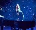 Bild: Jörg Carstensen/dpa
Jennifer Lynn gewinnt mit einer Klavierballade „The Voice of Germany“.
