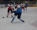 Bild: Dieter Jäschke
Tomas Teuchert (vorne) traf am Sonntag drei Mal für die U20-Junioren des 1. EV Weiden beim 7:6-Sieg nach Verlängerung gegen den EHC Klostersee.