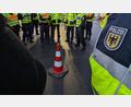 Bild: Bundespolizei
Gefälschte Dokumente und Haftbefehle: Die Beamten der Bundespolizeiinspektion Waidhaus nahmen am Wochenende gleich sechs Personen fest.