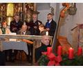Bild: bnr
Die "Ehenfelder Sänger" und die "Wernberger Stubenmusi" stimmen beim Altbayerischen Adventssingen in der St. Anna Kirche auf Weihnachten ein.