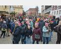 Bild: jr
Der Marktplatz in Bad Neualbenreuth voller Menschen: Auf rund 8000 schätzt die Gäste-Information die Zahl der Besucher am Sonntag.