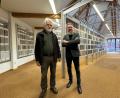 Bild: Matthias Bäumler/fph
Der frühere Leiter des Natursteinarchivs, Reinhard Kögler (links), und der Chef des Steinzentrums, Thomas Laubscher, wollen die Sammlung für weite Kreise zugänglicher machen.