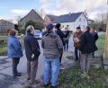Bild: ror
Die Dorfbewohner von Maztlesrieth wollen ihre Kapelle zum 125-jährgen Jubiläum im kommenden Jahr renovieren. Sie trafen sich mit den Behördenvertretern der Stadt Weiden und der Denkmalpflege, um deren Zustimmung zu erhalten. Sie gaben „grünes Licht“.