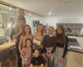 Bild: Sabrina Wenzl/exb
Freuen sich über die gelungene Spendenaktion (von links): Pauline, Dominik, Stefanie und Louisa Artmann sowie Elisa Wenzl, Anna Friedl und Emilia Jaspers. Vorne Frieda Artmann.