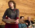 Bild: Ina Piehler
Evi Strehl hat ihre Zither in der Molzmühle mit dabei.