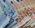 Symbolbild: Bernd Wüstneck
Betrüger erleichtern einen Mann aus Kümmersbruck um mehrere Tausend Euro.