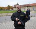 Bild: Nils Ganzmann
Mitarbeiter der JVA Amberg können Drohnen mit einer Netzpistole aus dem Himmel holen.
