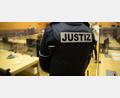 Symbolbild: Friso Gentsch/dpa
Ein Mann aus dem Landkreis Schwandorf hatte in der Nacht zum 16. März 2024 eine Diskothek unweit der Stadt Sulzbach-Rosenberg besucht und dort einen anderen Gast geschlagen. Jetzt war er deswegen vor Gericht.