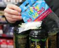Bild: Marcus Brandt/dpa
Die Partydroge gefährdet nach Angaben von Experten die Gesundheit von Kindern und Jugendlichen. (Symbolbild)