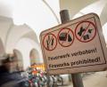 Bild: Peter Kneffel/dpa
In Bayerns Innenstädten - hier in München - gelten zum Jahreswechsel wieder weiträumige Böllerverbotszonen. (Archivbild)