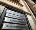 Bild: Daniel Karmann/dpa
Der Säugling zeigt aufgrund der mutmaßlichen Misshandlungen laut Anklage eine Entwicklungsverzögerung und könnte dauerhafte Schäden mit sich tragen. (Archivbild)