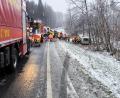 Bild: jma
Die Feuerwehr musste den Fahrer schonend aus dem Unfallwagen befreien.