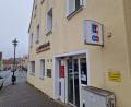 Bild: Tobias Gräf
Bis Mitte Februar ist die Filiale der Hypo-Vereinsbank in der Rosenberger Straße noch geöffnet, danach müssen Kunden für ein persönliches Beratungsgespräch mindestens bis nach Amberg fahren.