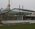 Bild: obl
Künftig kann der ASV Michelfeld den Zuschauern bei Fußballspielen auch überdachte Sitzplätze anbieten.