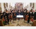 Bild: rha
Der Kirchenchor Vilseck unter Leitung von Franz Winklmann (rechts) begeistert die Zuhörer in der Stadtpfarrkirche St. Ägidius. Mit dabei eine Instrumentalgruppe aus Musikern des gesamten Landkreises.