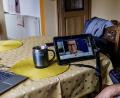 Symbolbild: Andreas Arnold/dpa
Pilsen plant die Einführung eines medizinischen Online-Notdienstes. Ärzte sollen Patienten dann per Videoanruf eine Diagnose stellen.