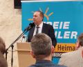 Bild: mfh
„Meine besten politischen Berater sind die Menschen, mit denen ich nach einer Veranstaltung wie heute noch zusammenstehe und über alles spreche.“ Das sagte Hubert Aiwanger, Chef der Freien Wähler und Bayerns Wirtschaftsminister, beim Neujahrsempfang in Königstein.