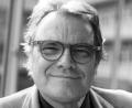 Archivbild: Daniel Bockwoldt/dpa
Der italienische Fotograf Oliviero Toscani im Jahr 2011.