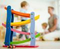 Symbolbild: Uwe Anspach/dpa
Kinderbetreuung kostet viel Geld. Das spiegelt sich im Haushalt 2025 der Stadt Marktredwitz wider. Etwa acht Millionen Euro stecken im Verwaltungshaushalt für den laufenden Betrieb der Kindertagesstätten.