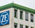 Bild: Wolfgang Steinbacher
Die Fassade bröckelt etwas an einem Gebäude von ZF Auerbach: Wie viele Stellen werden dort bis Ende 2025 abgebaut? Das ist bisher noch nicht klar.