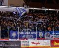 Bild: Werner Moller
Die Fans des Weidener Eishockeys dürfen bereits die finanzielle Rettung des 1. EV Weiden bejubeln und ebenso auf die DEL-2-Zukunft der Blue Devils Weiden hoffen.